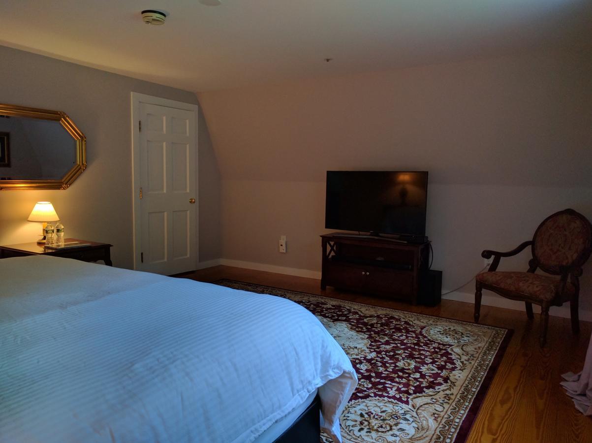 The Chase House Inn Cornish Room photo
